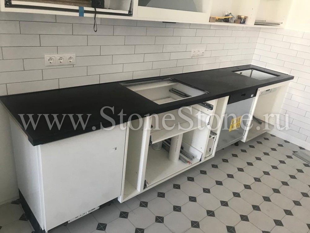 ���������� �� ������ Caesarstone Jet Black ������